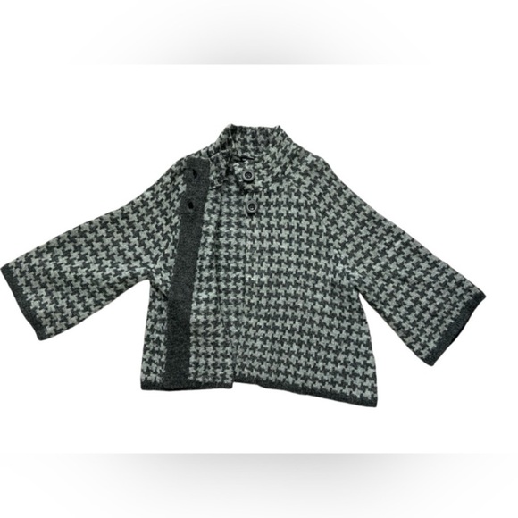 Sweaterworks Houndstooth Grey 3/4 Sleeve Button Jacket - Picture 5 of 6